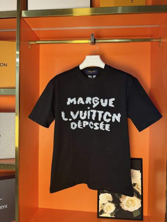 Picture of Louis Vuitton T Shirts Short _SKULVS-XLlzytx01757390